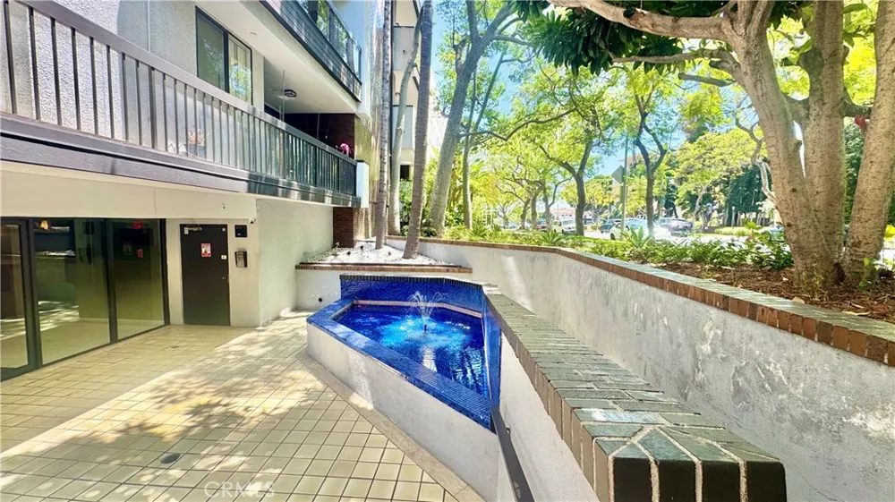 324 Palm Drive #407 Beverly Hills, CA 90210