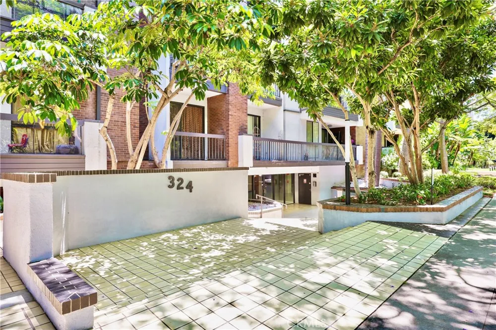 324 Palm Drive #407 Beverly Hills, CA 90210