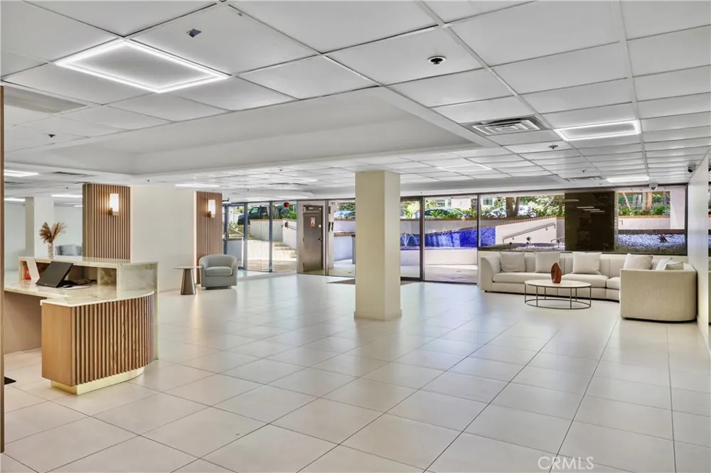 324 Palm Drive #407 Beverly Hills, CA 90210