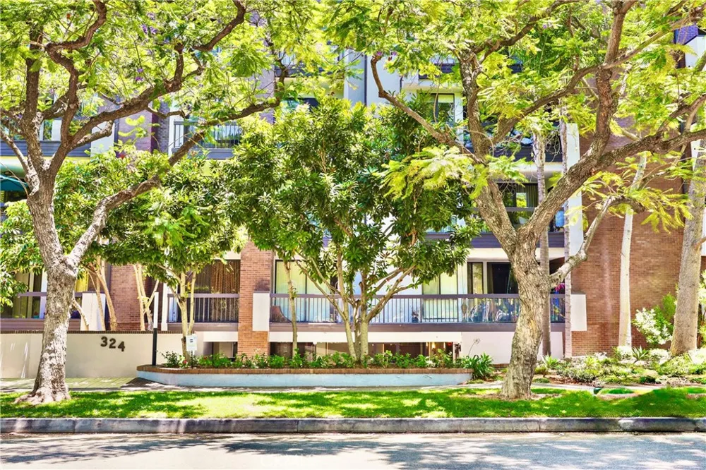 324 Palm Drive #407 Beverly Hills, CA 90210