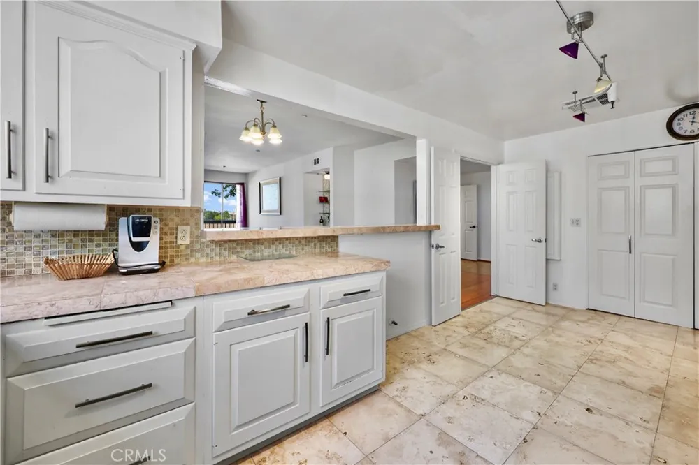 324 Palm Drive #407 Beverly Hills, CA 90210