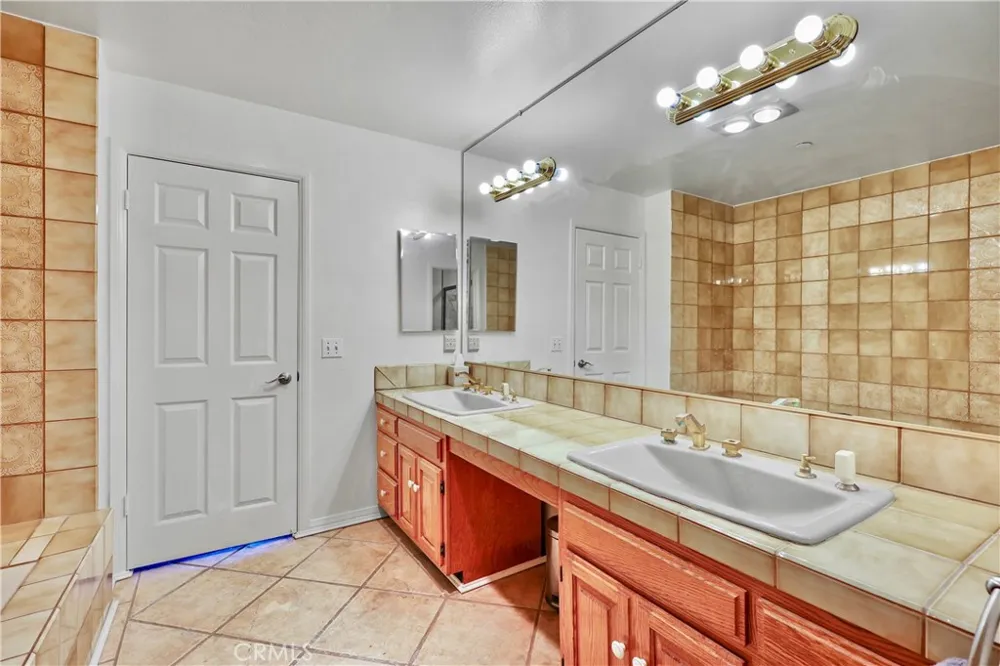 324 Palm Drive #407 Beverly Hills, CA 90210