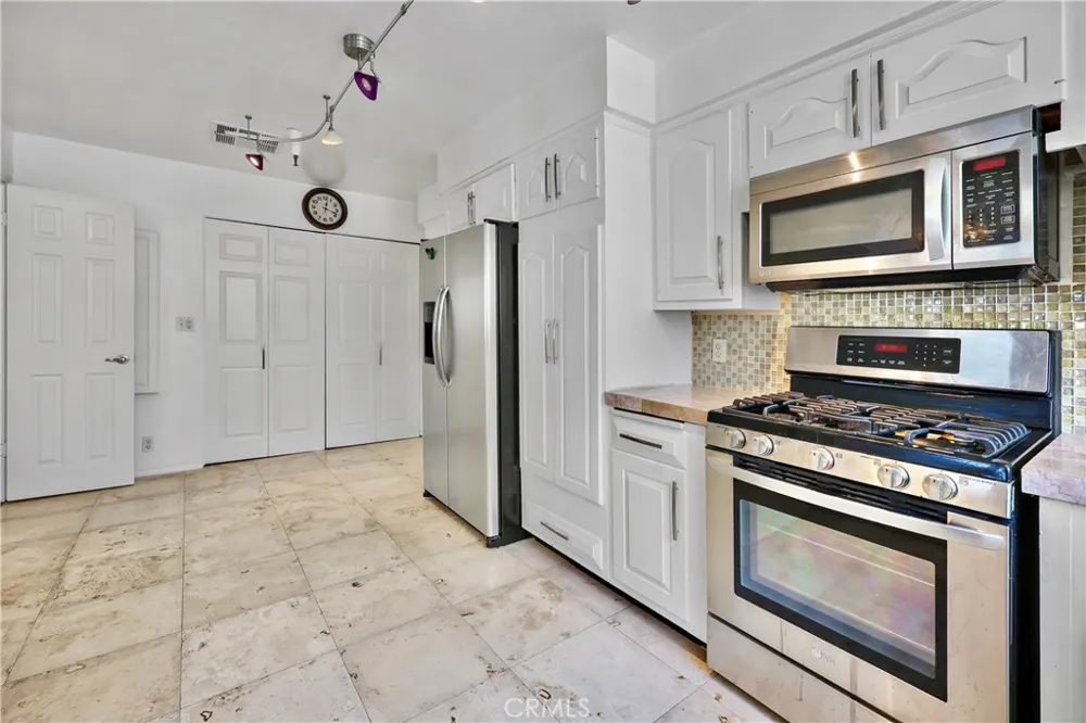 324 Palm Drive #407 Beverly Hills, CA 90210