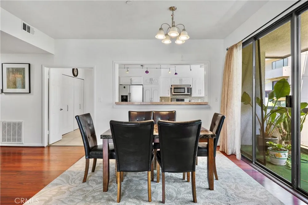 324 Palm Drive #407 Beverly Hills, CA 90210