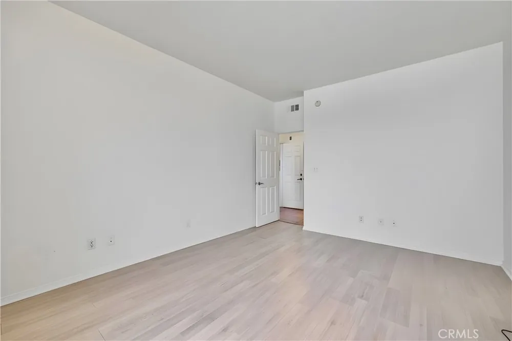 324 Palm Drive #407 Beverly Hills, CA 90210