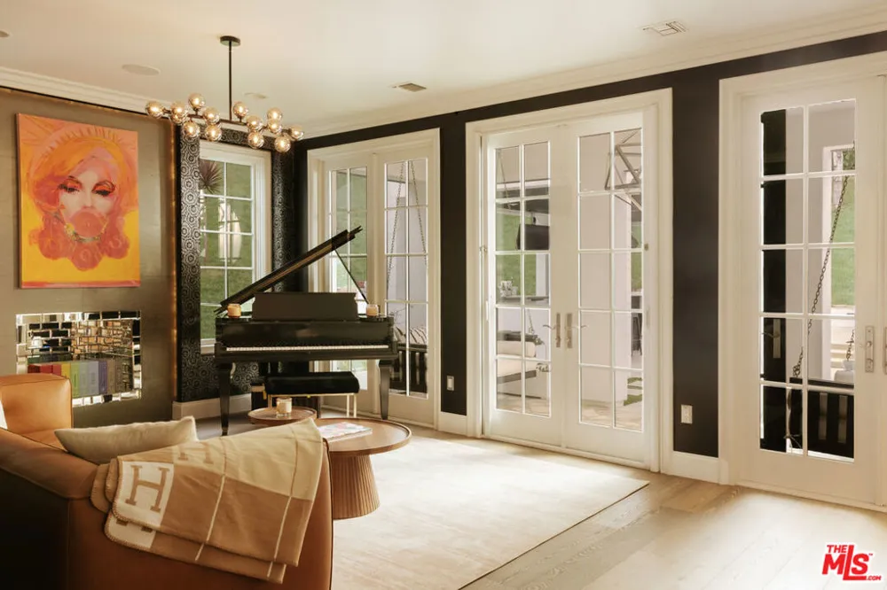 3801 Prado Del Trigo Calabasas, CA 91302