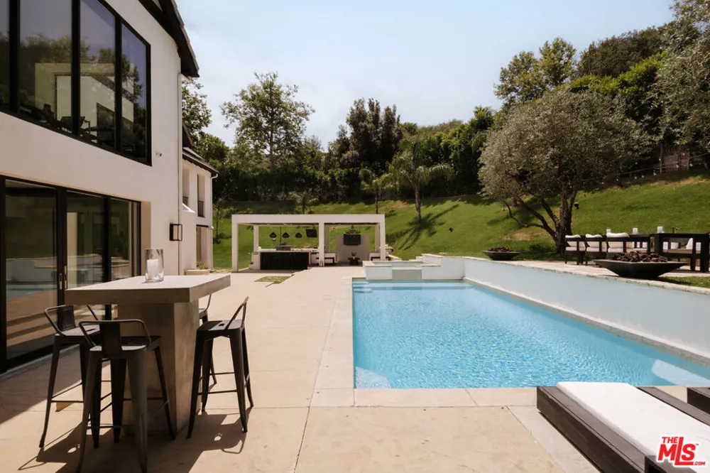 3801 Prado Del Trigo Calabasas, CA 91302