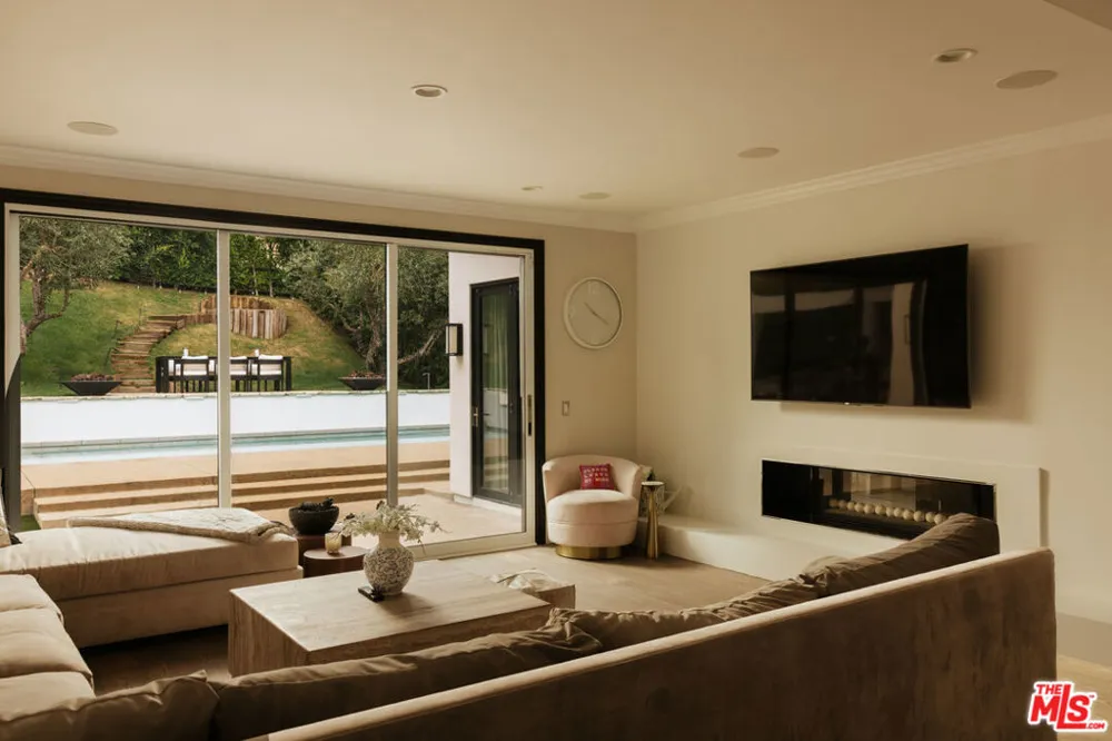 3801 Prado Del Trigo Calabasas, CA 91302