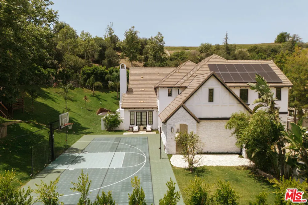3801 Prado Del Trigo Calabasas, CA 91302
