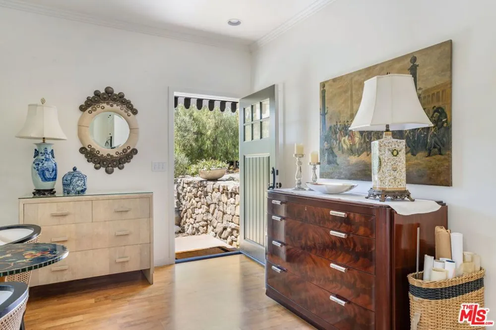1888 Garst Lane Ojai, CA 93023