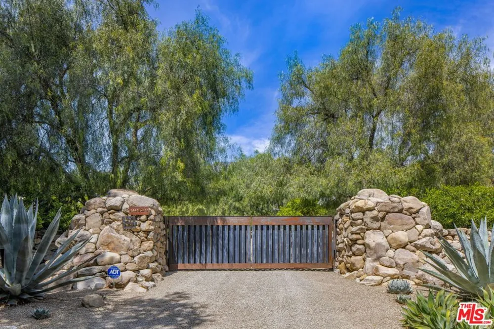 1888 Garst Lane Ojai, CA 93023