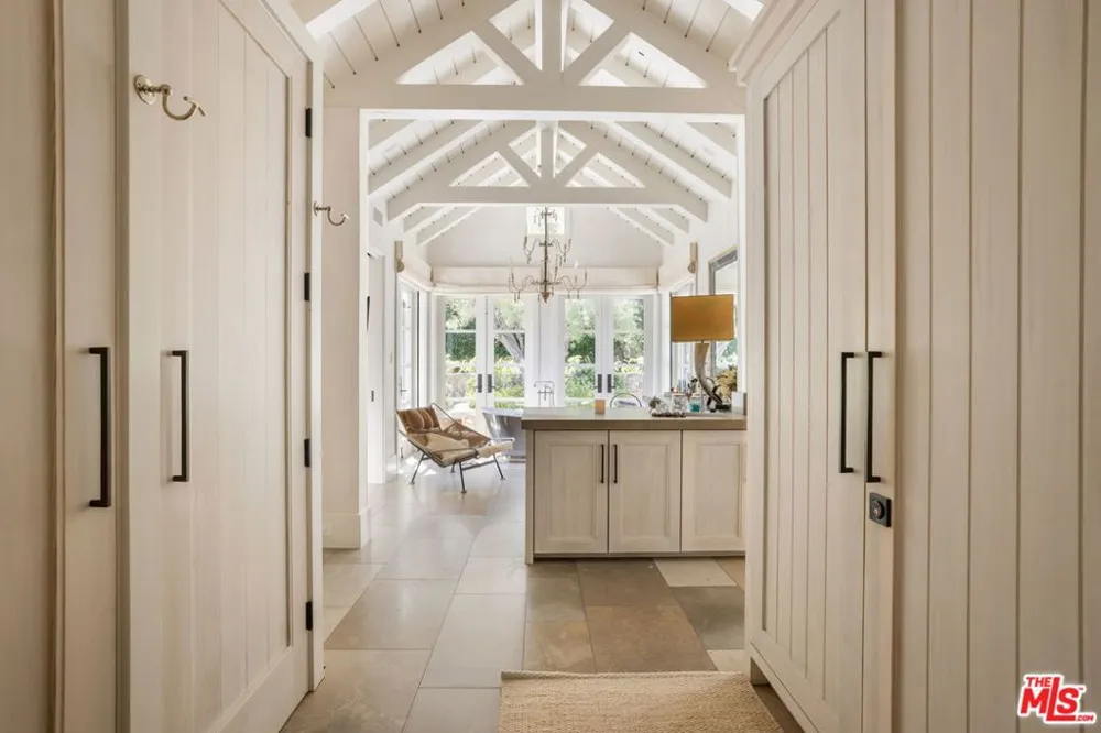 1888 Garst Lane Ojai, CA 93023