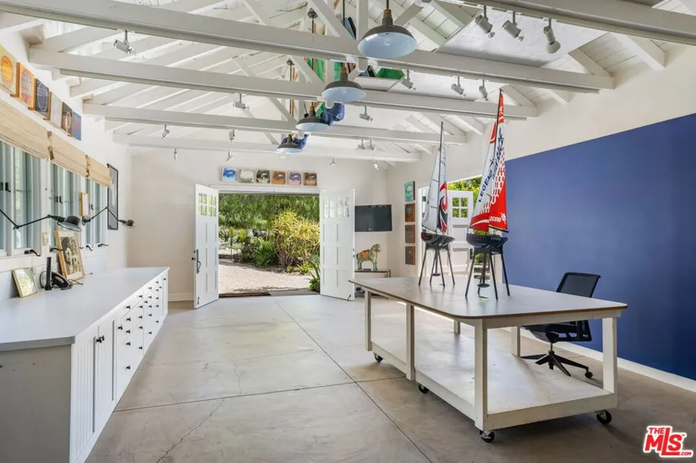 1888 Garst Lane Ojai, CA 93023