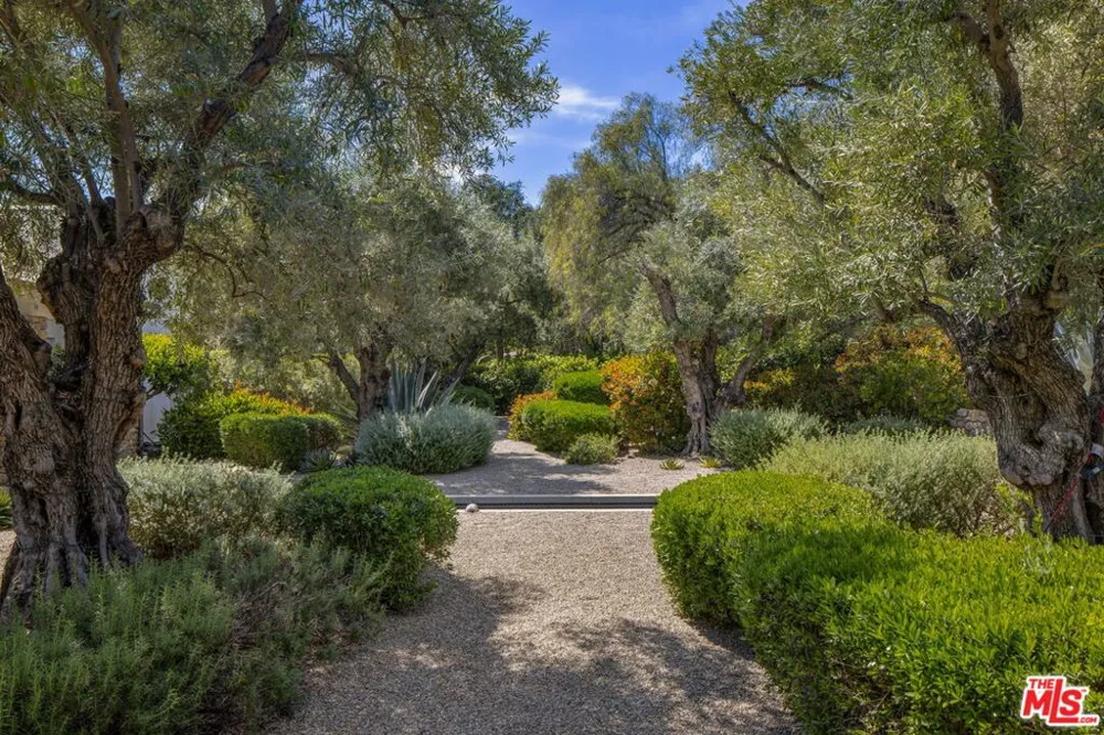 1888 Garst Lane Ojai, CA 93023