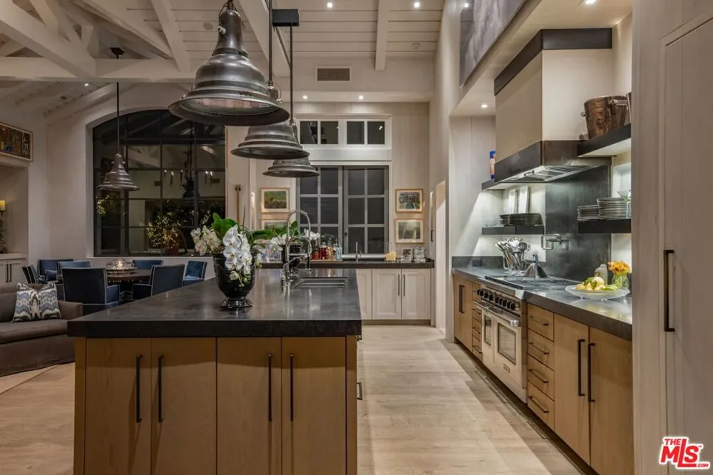 1888 Garst Lane Ojai, CA 93023