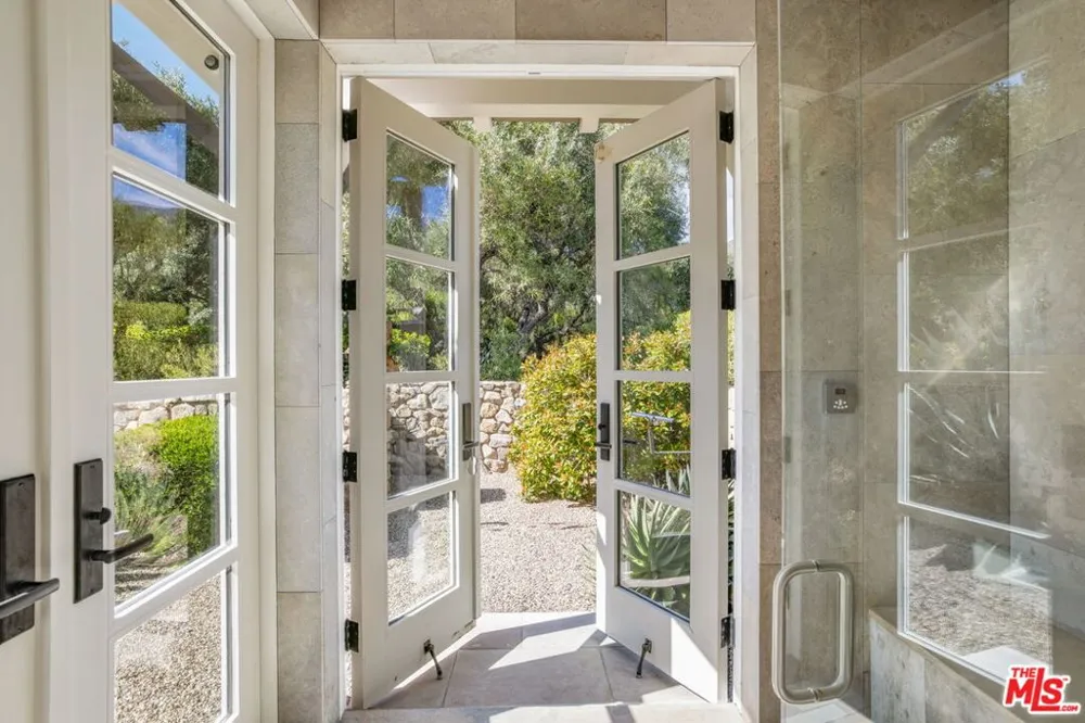 1888 Garst Lane Ojai, CA 93023
