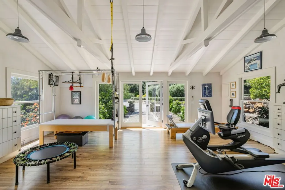 1888 Garst Lane Ojai, CA 93023