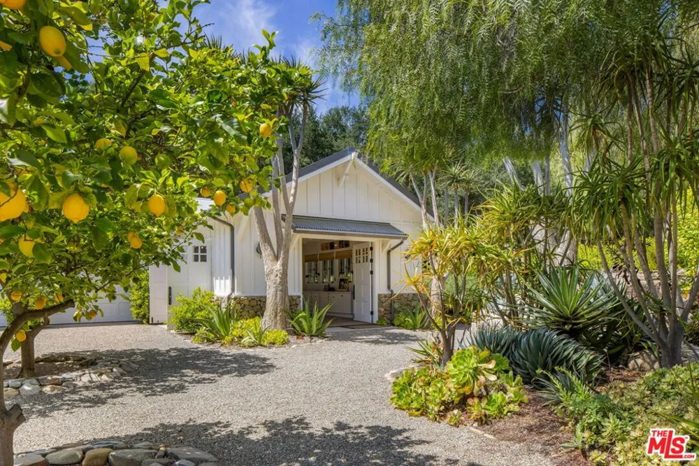 1888 Garst Lane Ojai, CA 93023