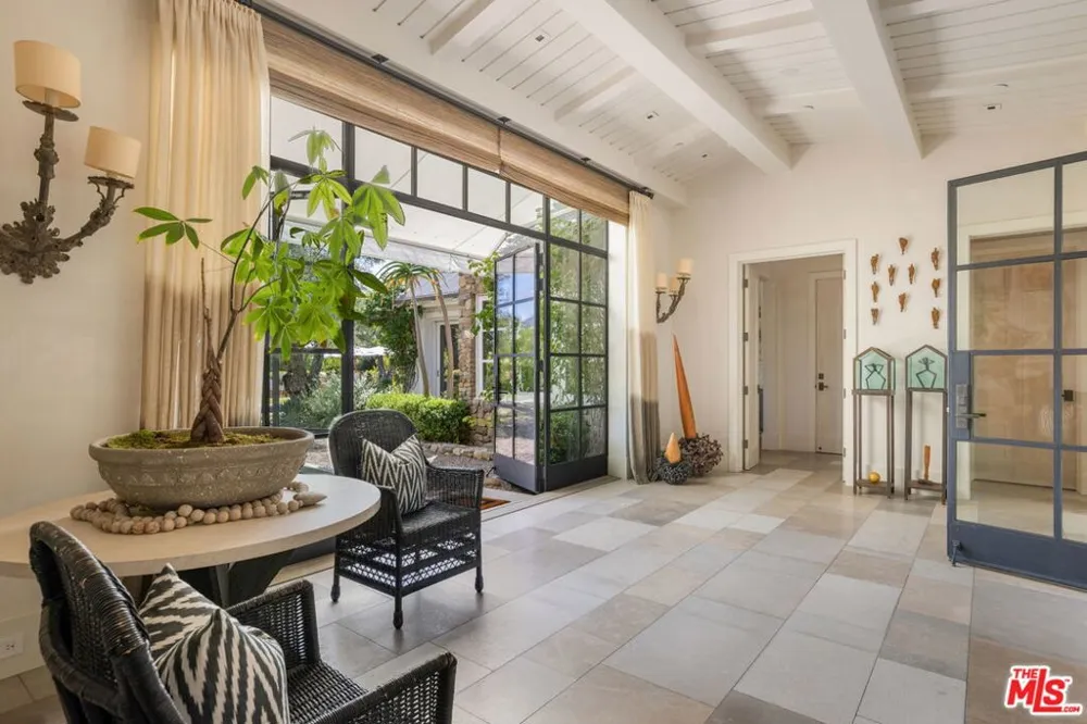 1888 Garst Lane Ojai, CA 93023