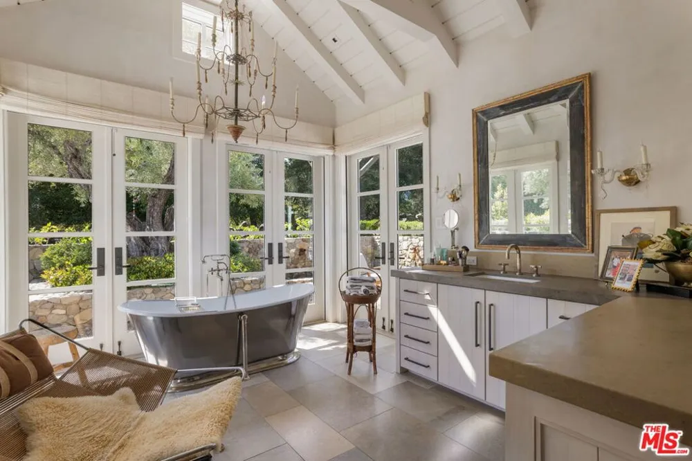 1888 Garst Lane Ojai, CA 93023