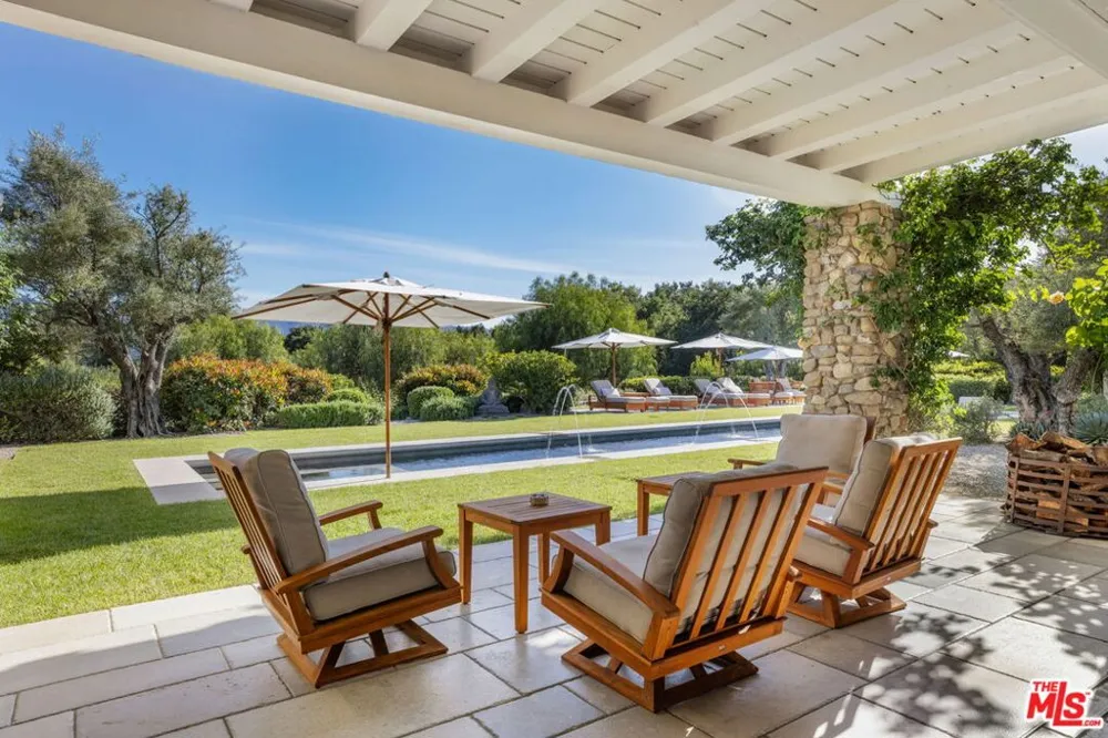 1888 Garst Lane Ojai, CA 93023