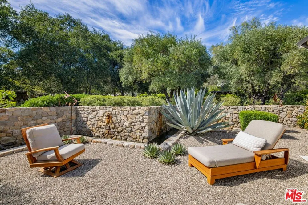 1888 Garst Lane Ojai, CA 93023