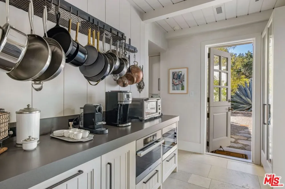 1888 Garst Lane Ojai, CA 93023