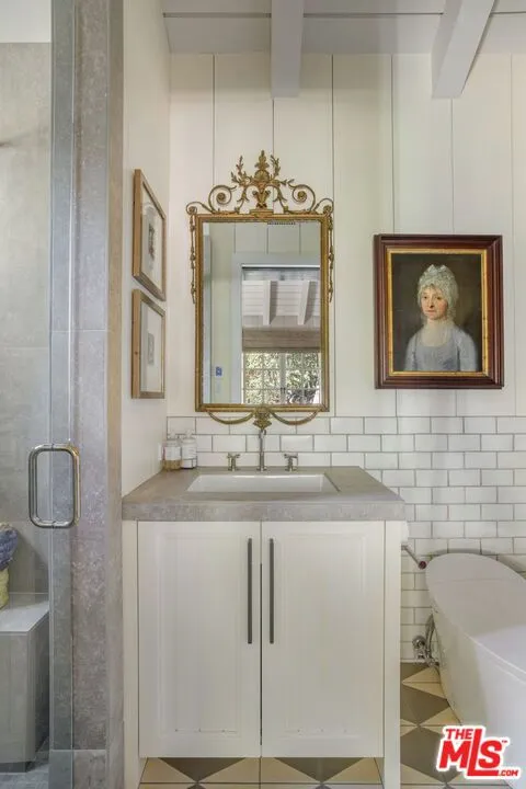 1888 Garst Lane Ojai, CA 93023