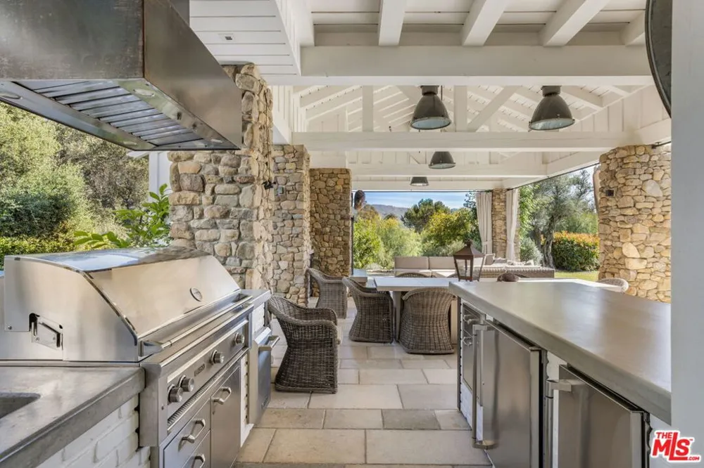 1888 Garst Lane Ojai, CA 93023