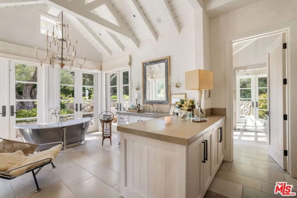 1888 Garst Lane Ojai, CA 93023