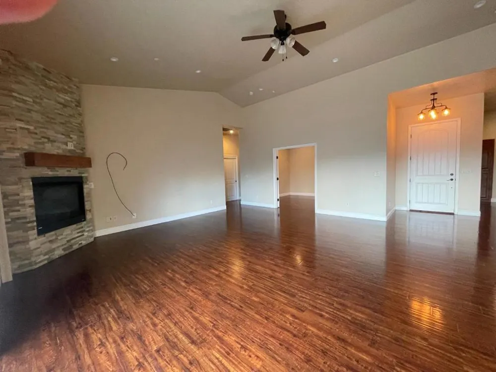 1360 Santa Ana Road Hollister, CA 95023