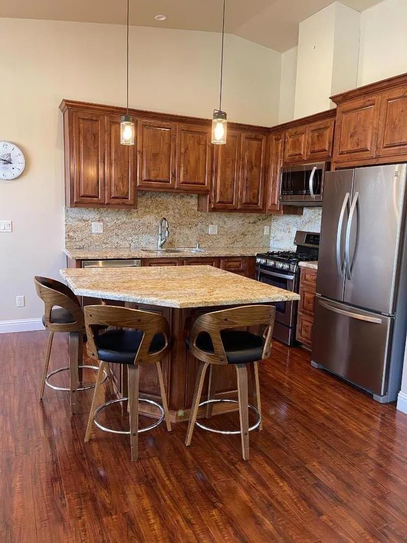 1360 Santa Ana Road Hollister, CA 95023