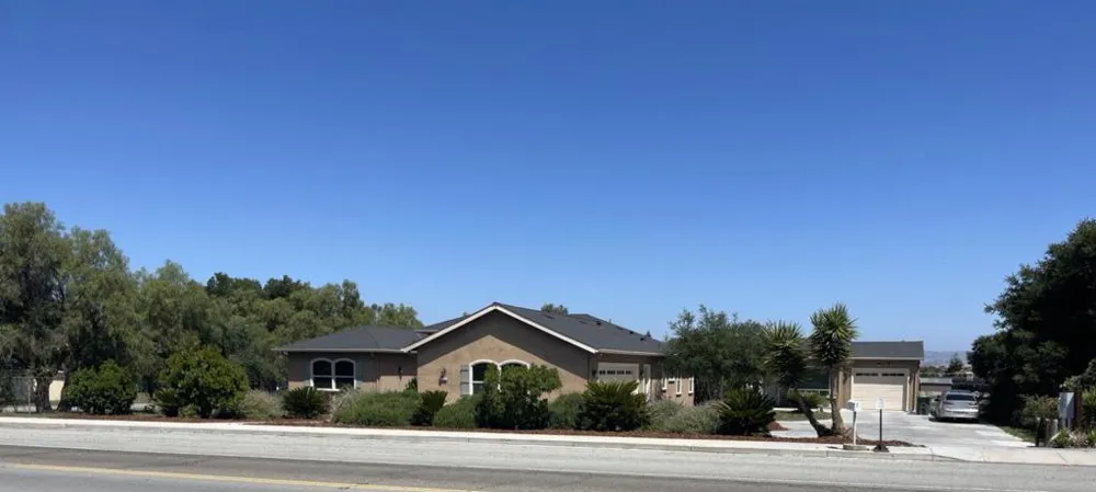 1360 Santa Ana Road Hollister, CA 95023