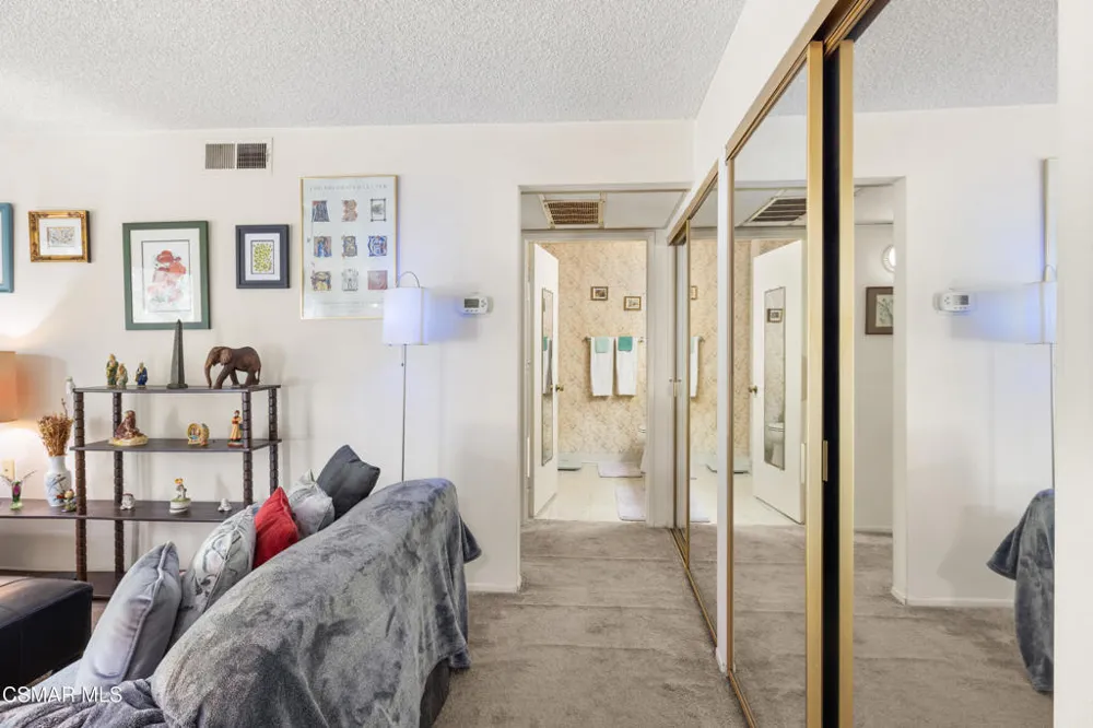 286 Oakleaf Drive #32 Thousand Oaks, CA 91360