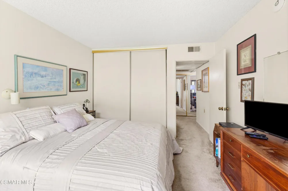 286 Oakleaf Drive #32 Thousand Oaks, CA 91360