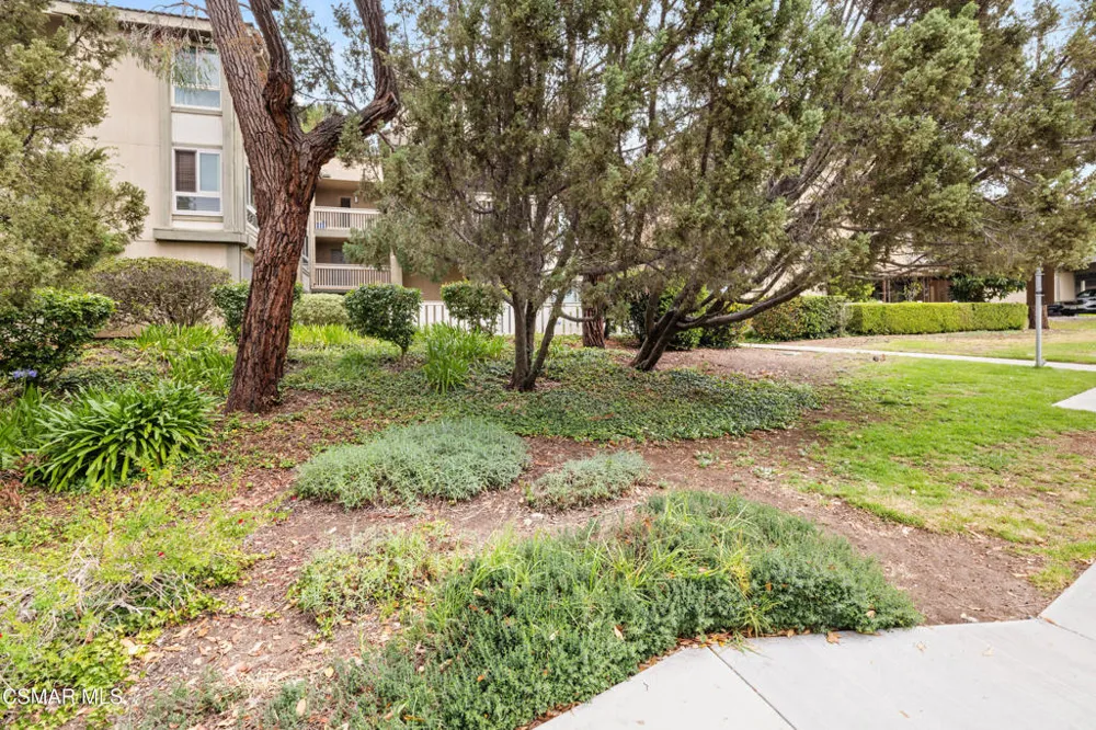 286 Oakleaf Drive #32 Thousand Oaks, CA 91360