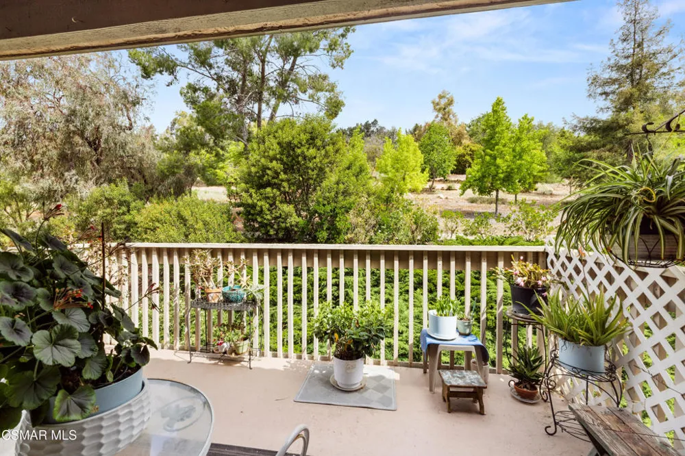 286 Oakleaf Drive #32 Thousand Oaks, CA 91360