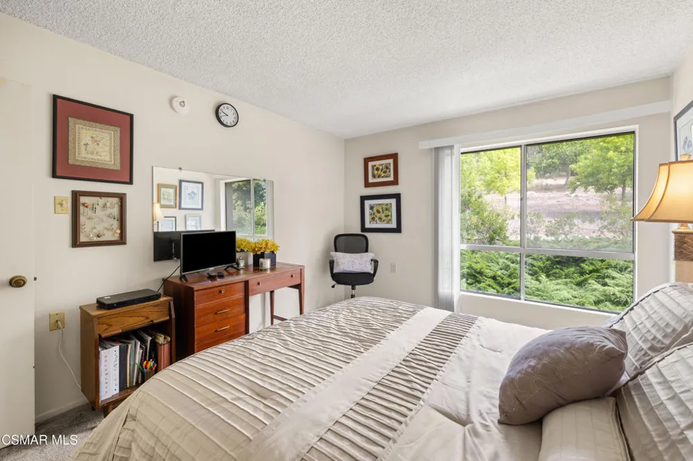 286 Oakleaf Drive #32 Thousand Oaks, CA 91360