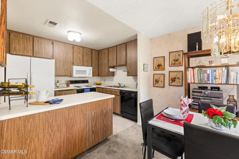 286 Oakleaf Drive #32 Thousand Oaks, CA 91360