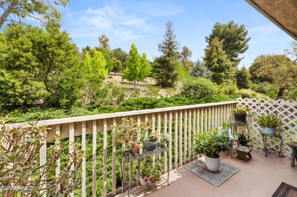 286 Oakleaf Drive #32 Thousand Oaks, CA 91360