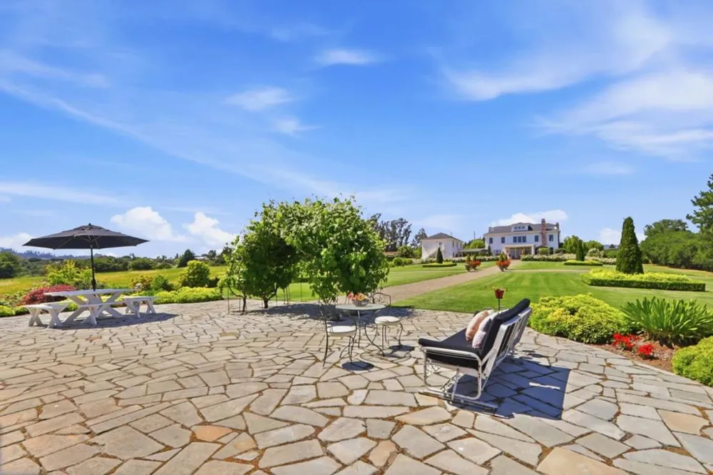 155 Scarlet Court Watsonville, CA 95076