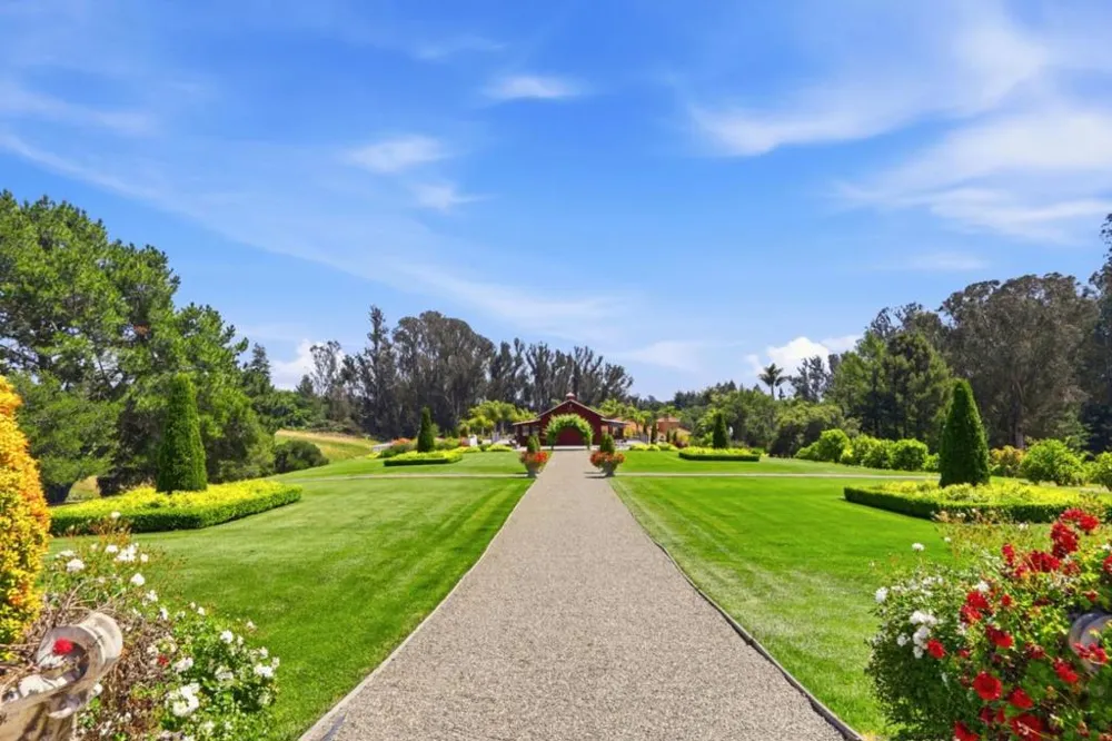 155 Scarlet Court Watsonville, CA 95076