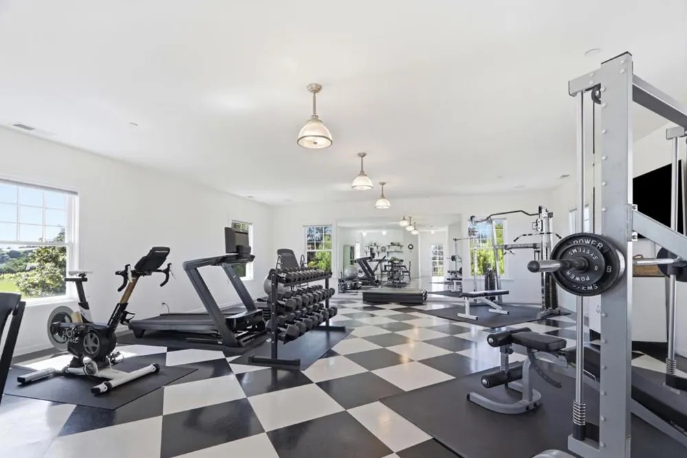 155 Scarlet Court Watsonville, CA 95076