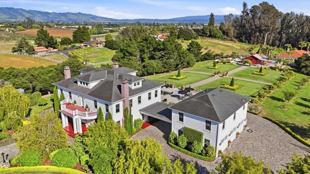 155 Scarlet Court Watsonville, CA 95076
