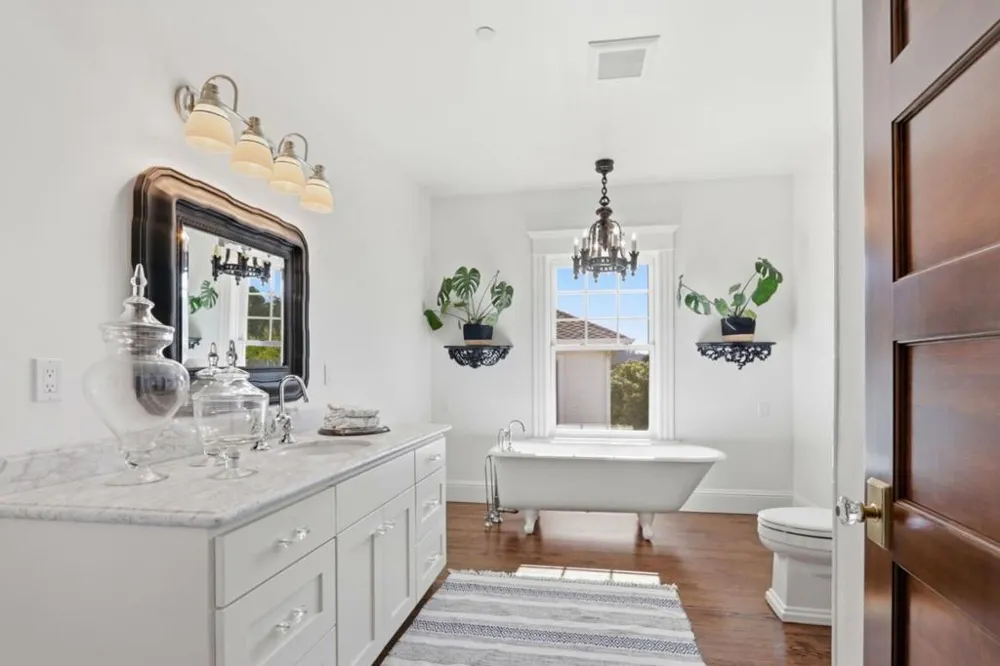 155 Scarlet Court Watsonville, CA 95076