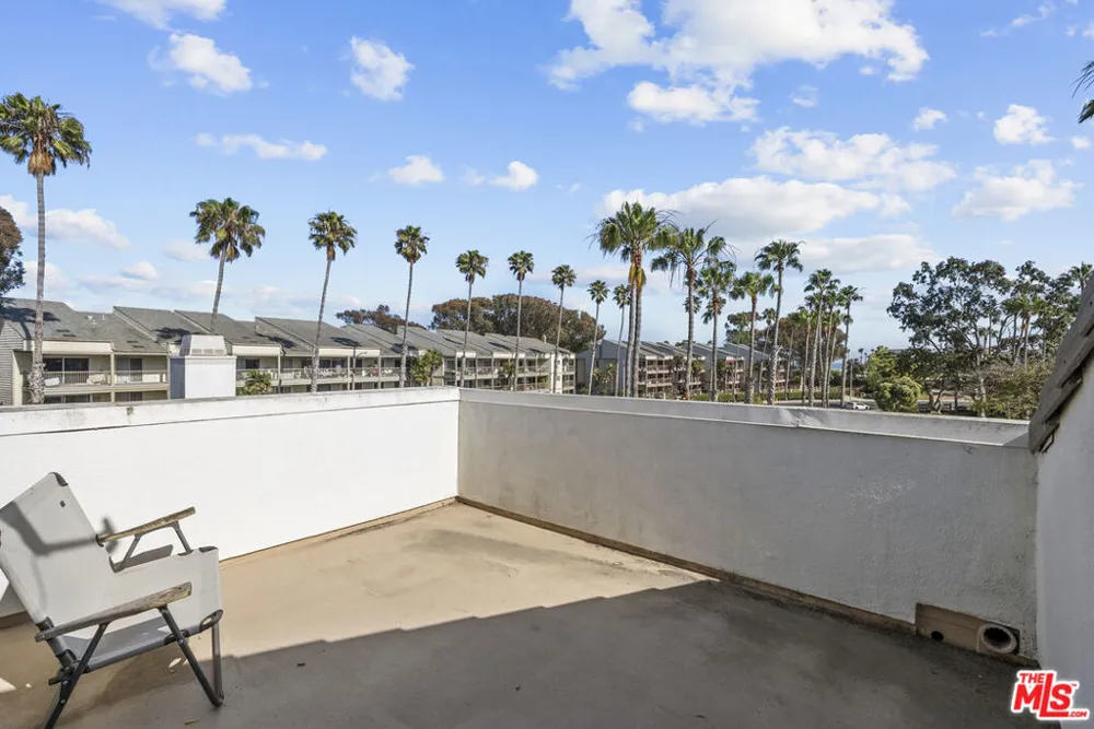 373 Blue Dolphin Drive Port Hueneme, CA 93041
