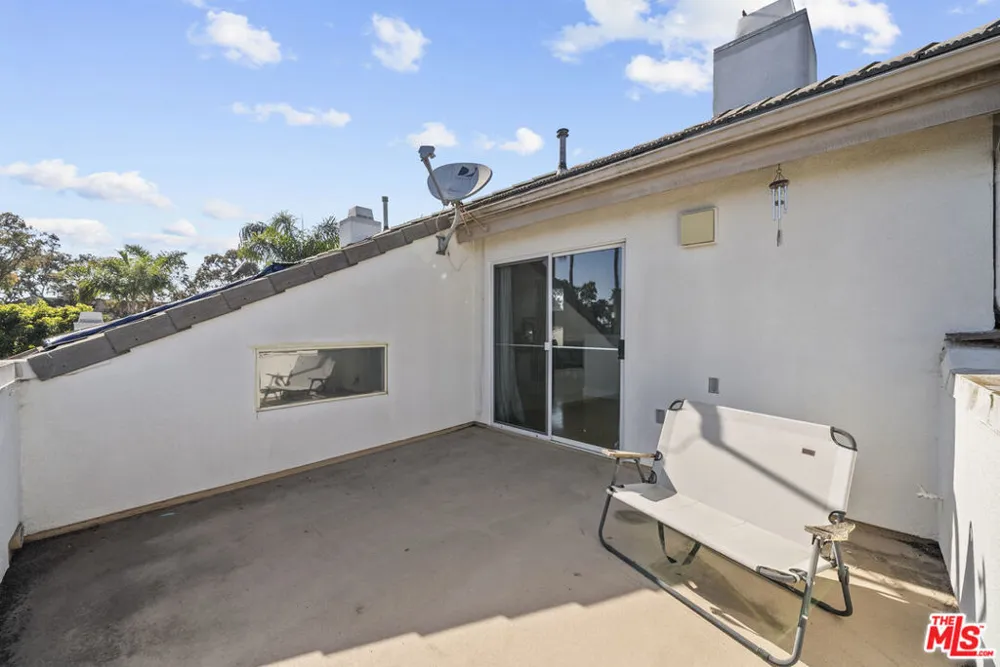 373 Blue Dolphin Drive Port Hueneme, CA 93041
