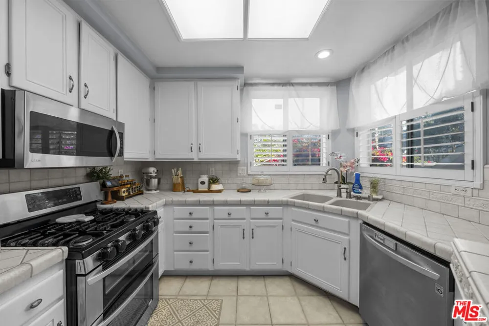 373 Blue Dolphin Drive Port Hueneme, CA 93041