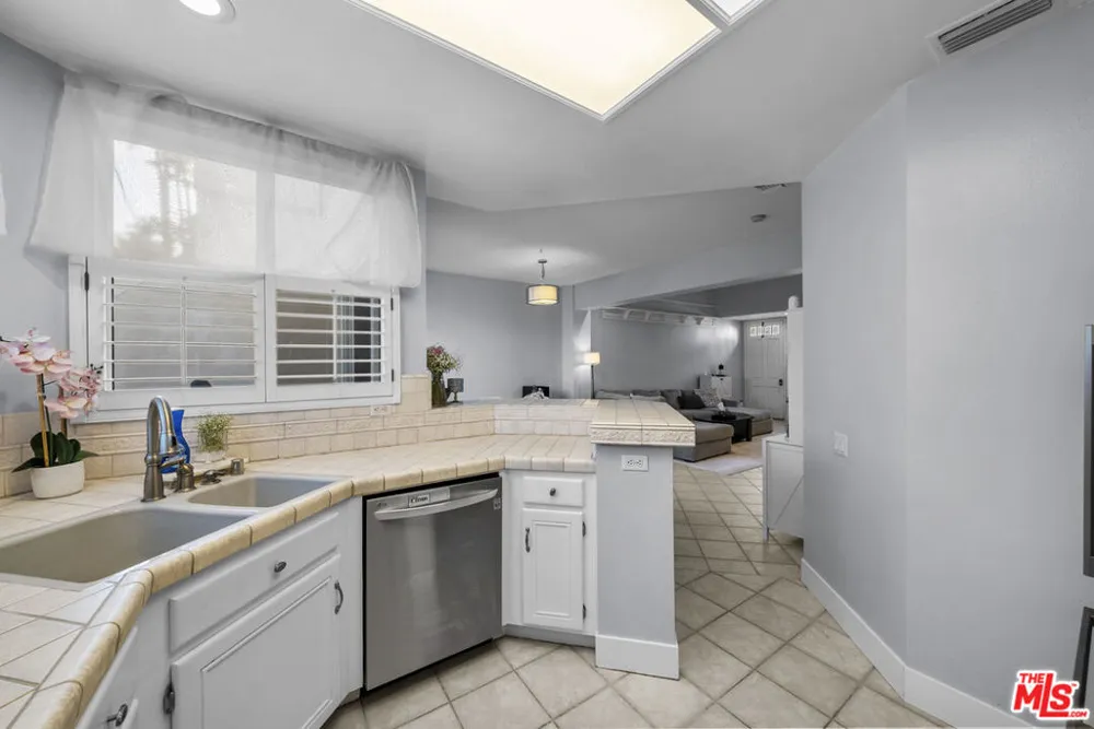 373 Blue Dolphin Drive Port Hueneme, CA 93041