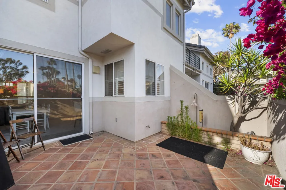 373 Blue Dolphin Drive Port Hueneme, CA 93041